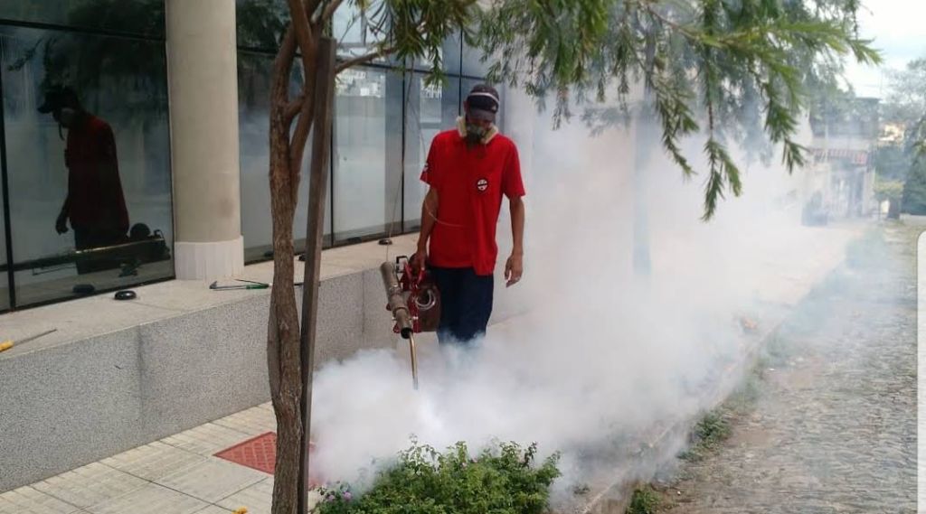 Sanitização com nebulização a frio em ambiente interno